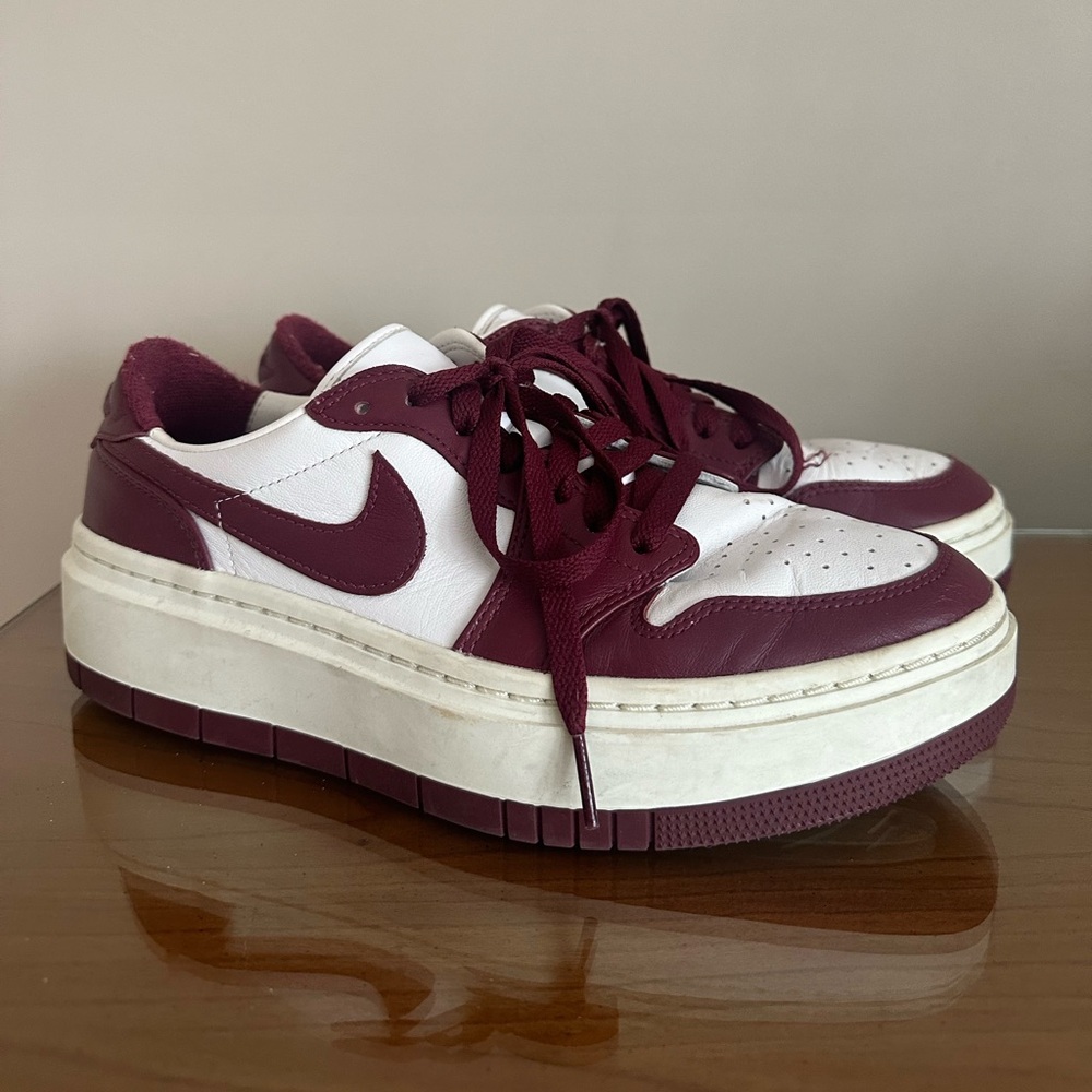 Air Jordan Elevate (Women's size 9.5)